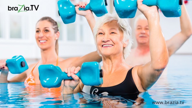 What is arthritis and which exercises can people do with arthritis?